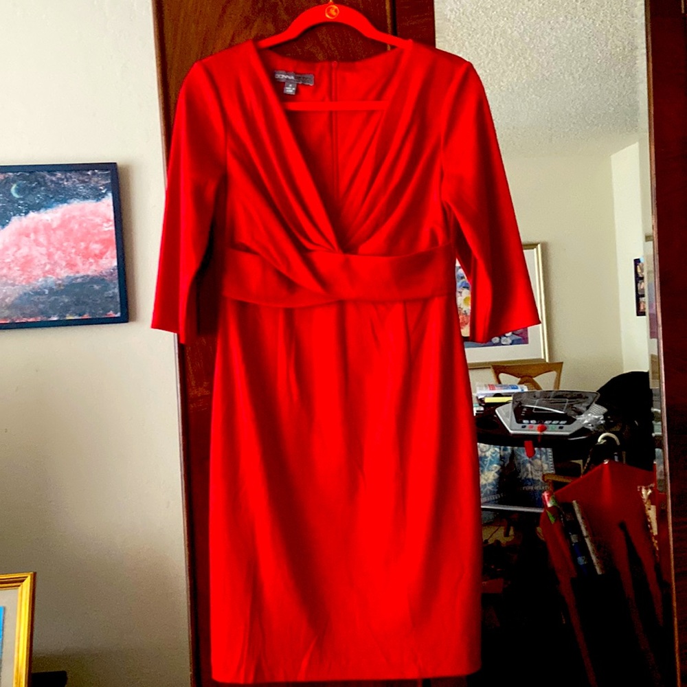 Donna Ricco Designer Red V-Neck Dress - size 6 - STUNNING!